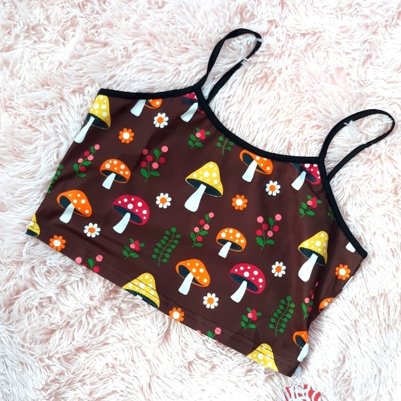 ROMWE Tops - Nwt shrooms hippie trippy crop top!